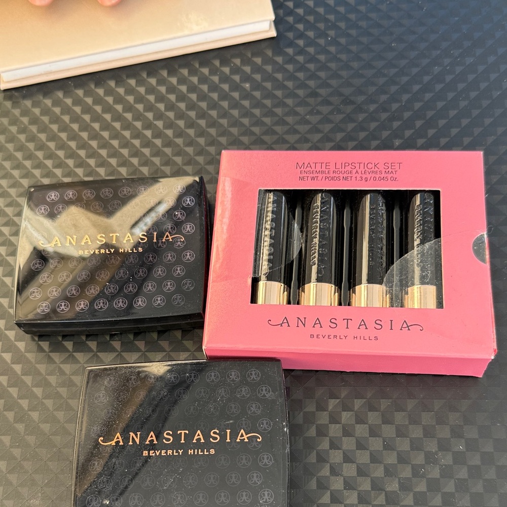 Anastasia Beverly Hills Lipstick Set with Black and Gold Compact